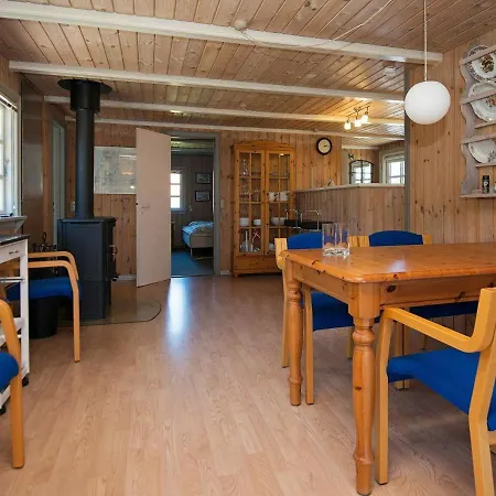 Three-bedroom In Oksbøl 43 Feriehus *